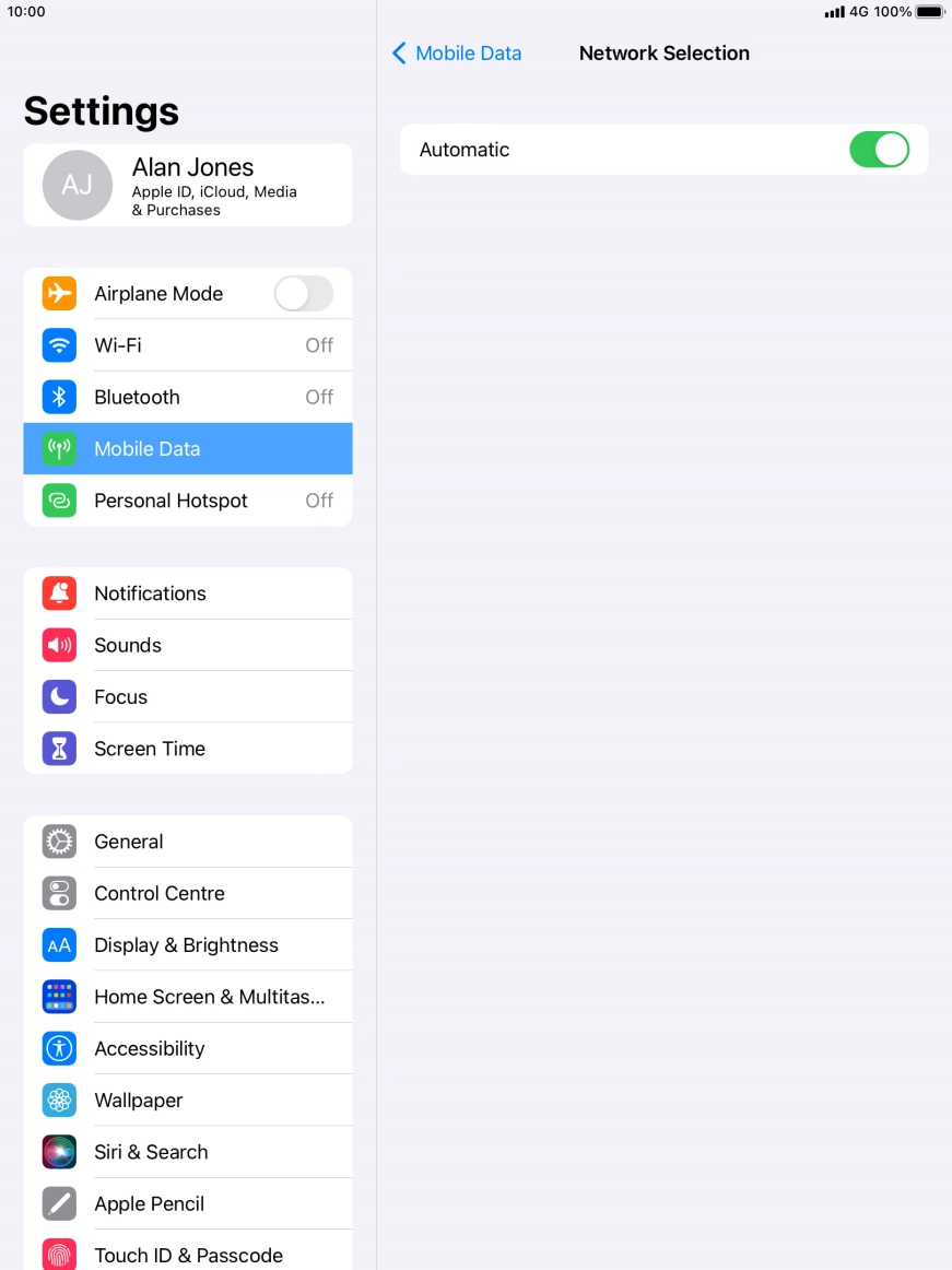 Press the indicator next to 'Automatic' to turn automatic network selection on or off.