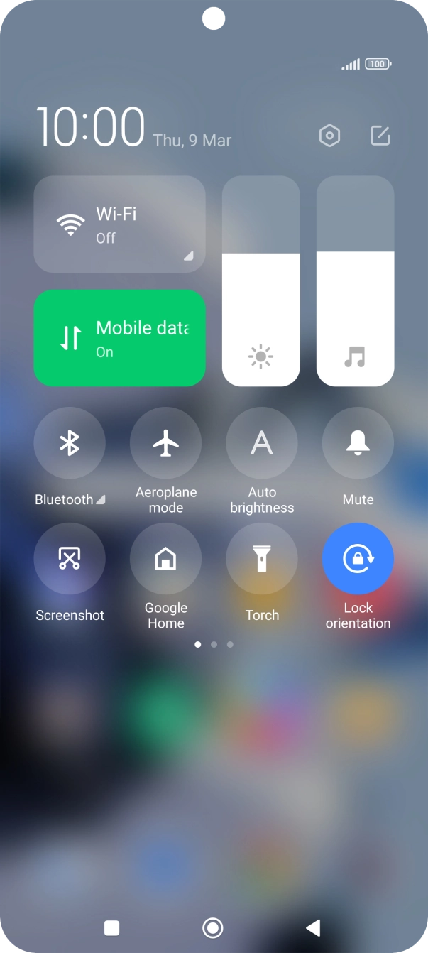 Press the mobile data icon to turn the function on or off.