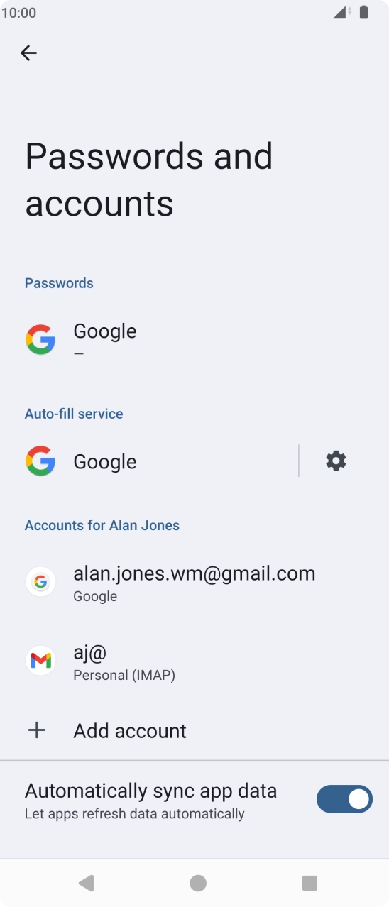 Press the indicator next to 'Automatically sync app data' to turn the function on or off.