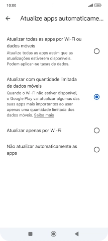 Para ativar a atualização automática de apps via redes móveis, prima Atualizar todas as apps por Wi-Fi ou dados móveis.