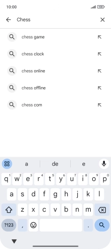 Introduza o nome ou categoria da app pretendida e prima o ícone para pesquisar.