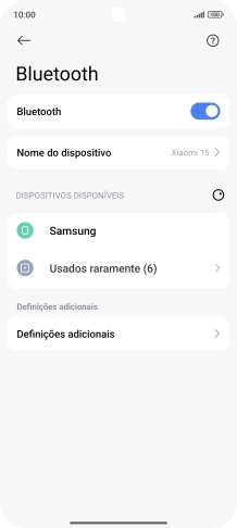 Prima o dispositivo Bluetooth pretendido e siga as indicações no ecrã para emparelhar o dispositivo pretendido com o telefone.