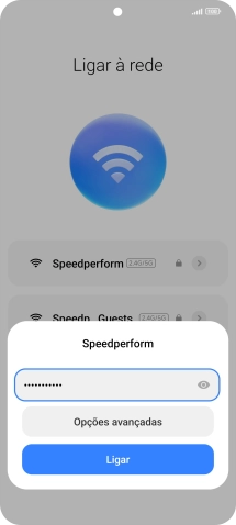 Introduza a password da rede Wi-Fi e prima Ligar.