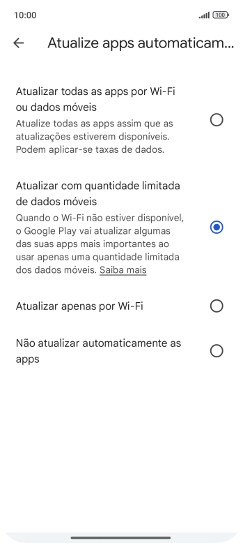 Para ativar a atualização automática de apps via redes móveis, prima o campo junto a 