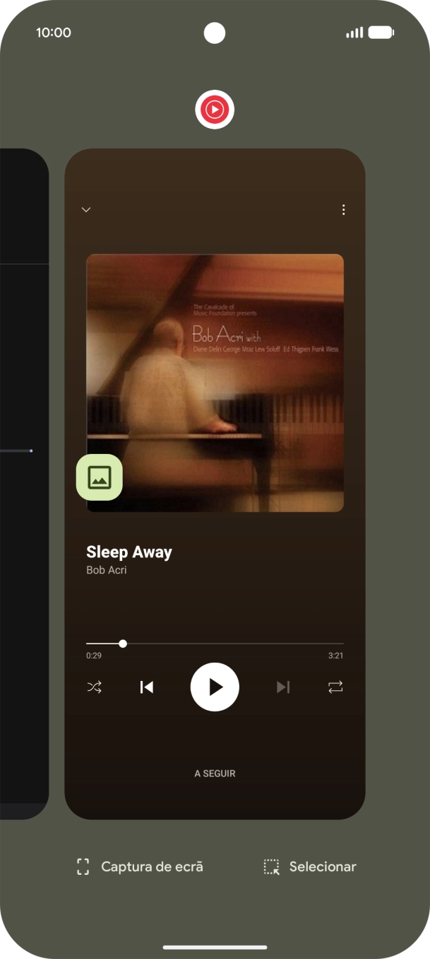 Para terminar uma aplicação em curso, deslize o dedo para cima na aplicação pretendida.