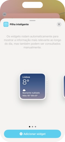 Para escolher a dimensão pretendida para o widget, deslize o dedo para a direita ou para a esquerda sobre o ecrã.
