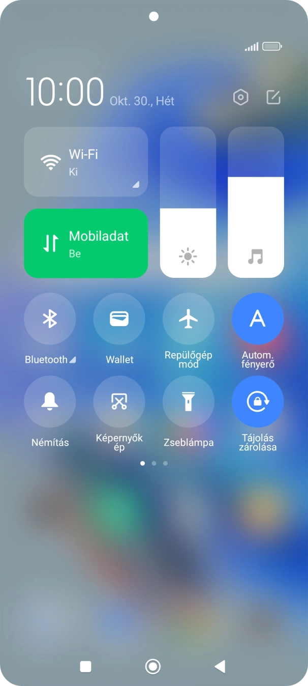 Kattints az adatkapcsolatok ikonra a funkció be- vagy kikapcsolásához. Kattints az adatkapcsolatok ikonra a funkció be- vagy kikapcsolásához.