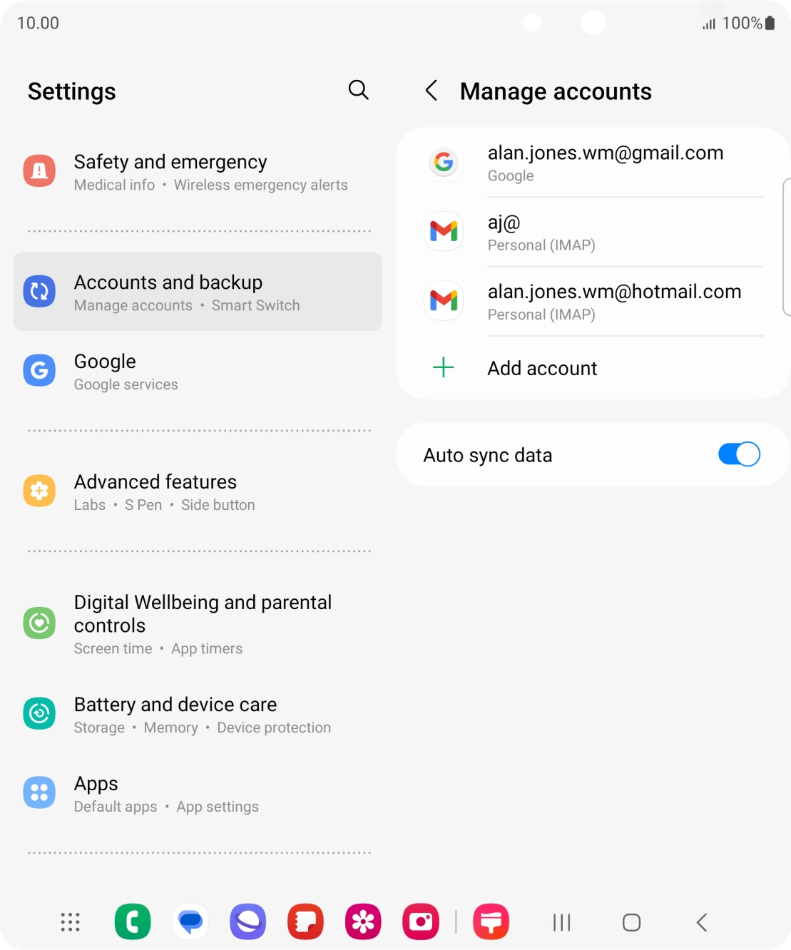Press the indicator next to 'Auto sync data' to turn the function on or off.