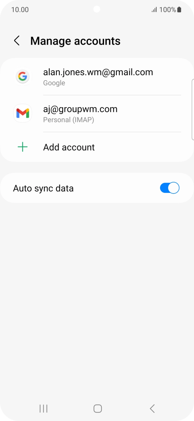 Press the indicator next to 'Auto sync data' to turn the function on or off.