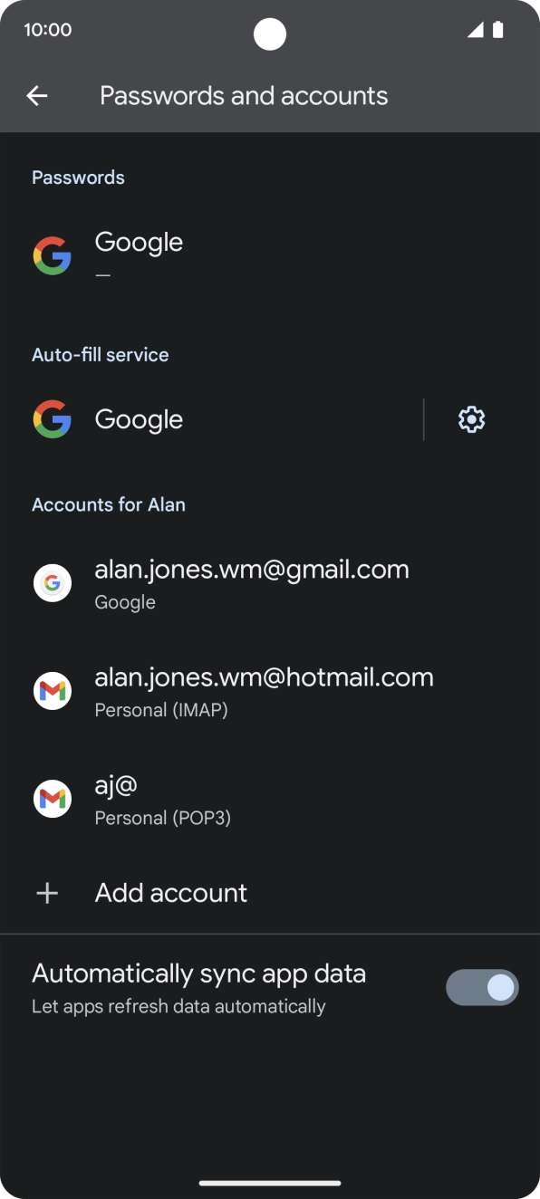 Press the indicator next to 'Automatically sync app data' to turn the function on or off.