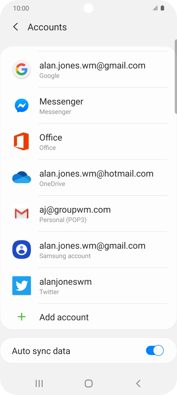 Press the indicator next to 'Auto sync data' to turn the function on or off.