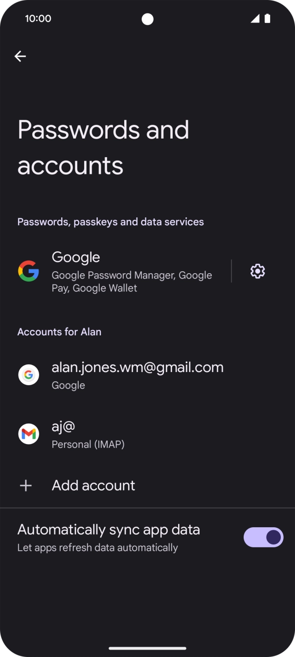 Press the indicator next to 'Automatically sync app data' to turn the function on or off.