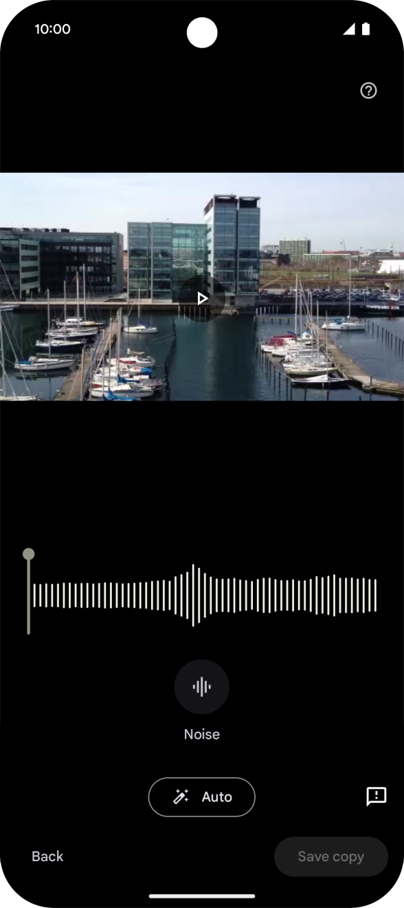 Press Auto to automatically enhance the sound in the video. Press Auto to automatically enhance the sound in the video.