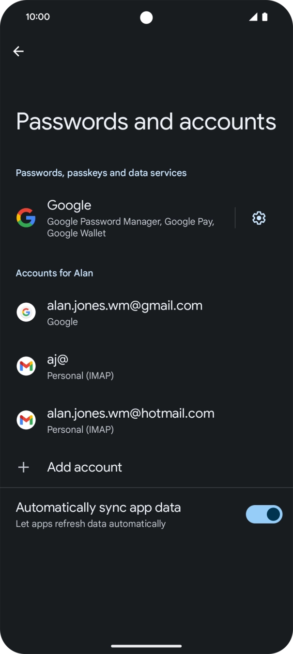 Press the indicator next to 'Automatically sync app data' to turn the function on or off.