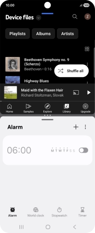 The applications are now shown in split screen view and you can use both applications at the same time.