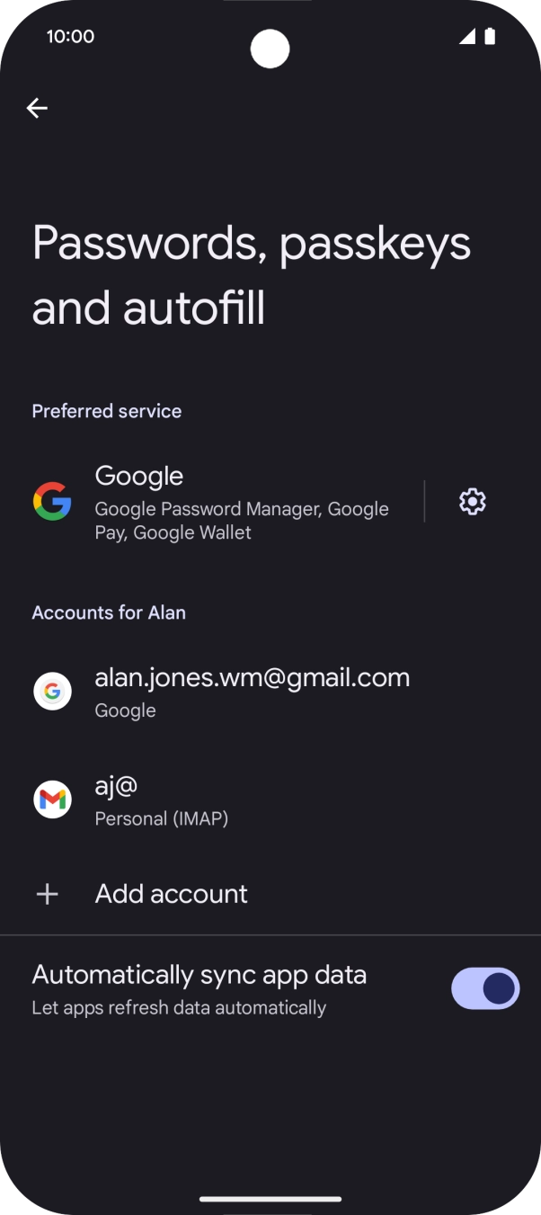 Press the indicator next to 'Automatically sync app data' to turn the function on or off.