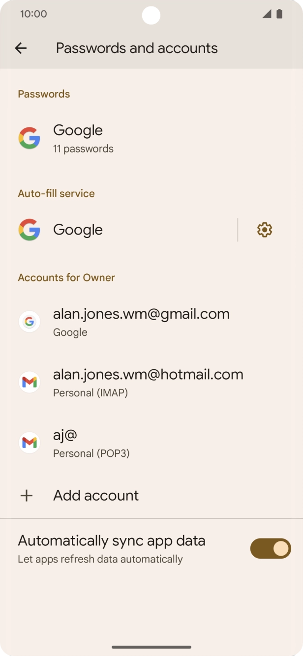 Press the indicator next to 'Automatically sync app data' to turn the function on or off.