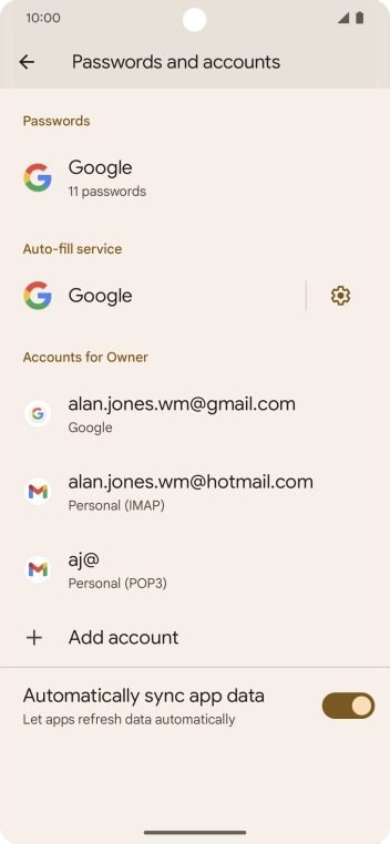 Press the indicator next to 'Automatically sync app data' to turn the function on or off.
