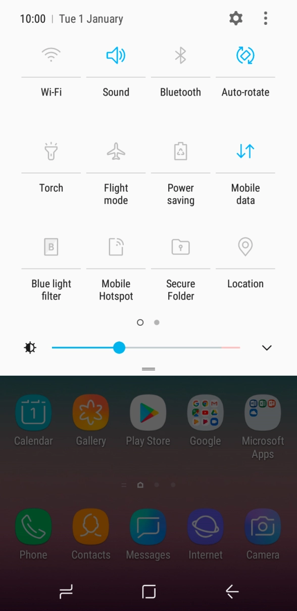 Press the mobile data icon to turn the function on or off. Press the mobile data icon to turn the function on or off.