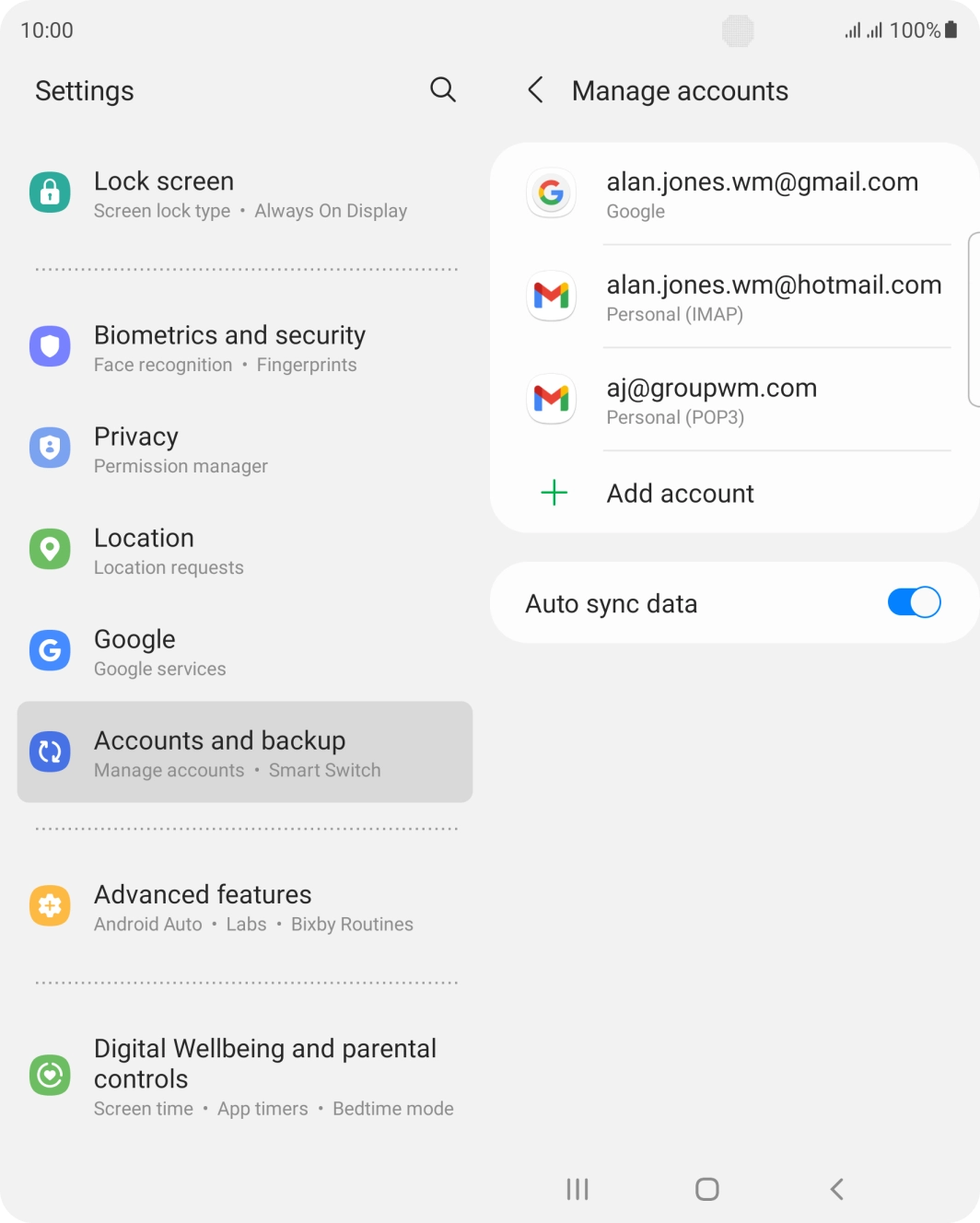 Press the indicator next to 'Auto sync data' to turn the function on or off.