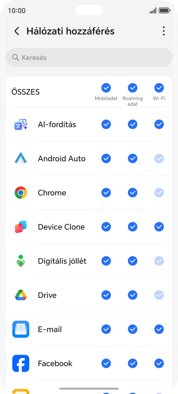 Kattints a „Mobiladat” oszlopban lévő programnév melletti mezőre a funkció be- vagy kikapcsolásához.