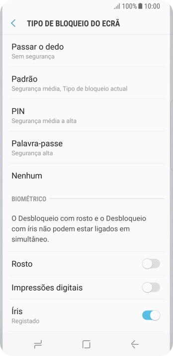 Prima Nenhum e siga as indicações no ecrã para desativar a utilização do código de bloqueio do telefone.