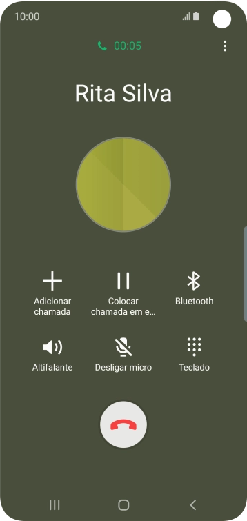 Prima o ícone para terminar a chamada.
