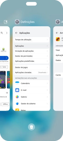Para terminar uma aplicação em curso, deslize o dedo para cima na aplicação pretendida.