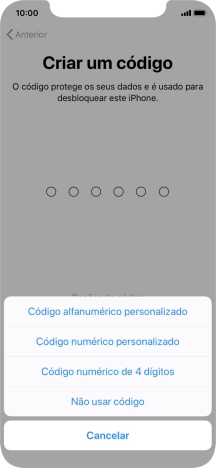 Siga as indicações no ecrã para ativar a utilização do código de bloqueio do telefone ou prima Não usar código.