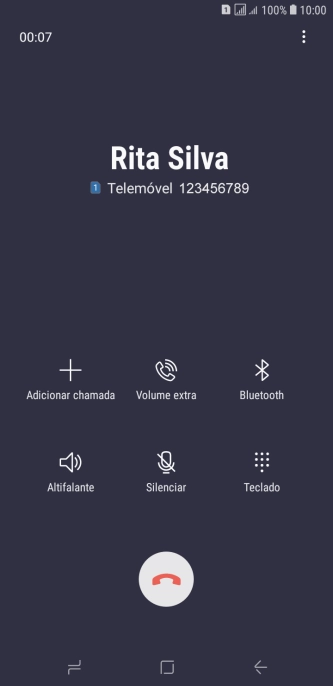 Prima o ícone para terminar a chamada.