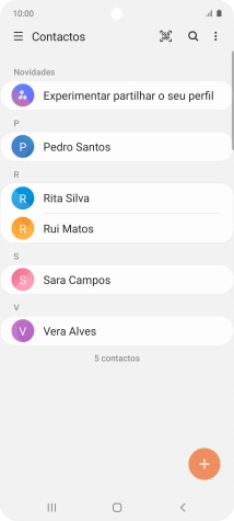 Prima o ícone de novo contacto.