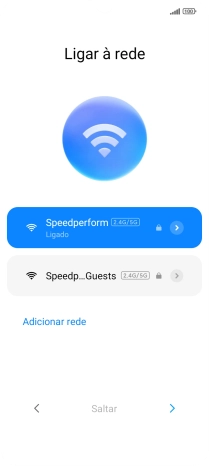 Prima a seta para a direita.