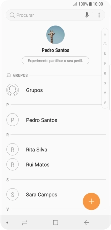 Prima o ícone de novo contacto.