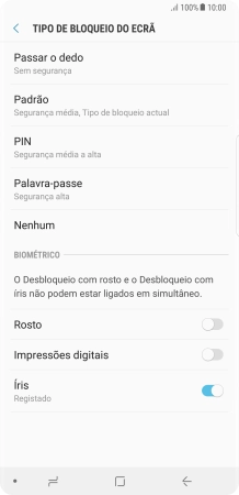 Prima Nenhum e siga as indicações no ecrã para desativar a utilização do código de bloqueio do telefone.