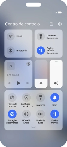 Prima o ícone de dados móveis para ativar ou desativar a função.
