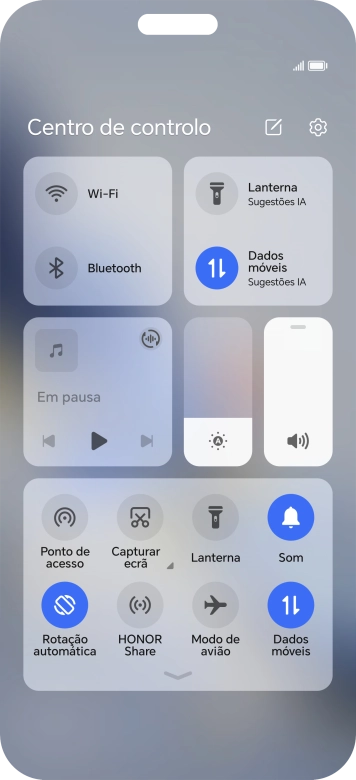 Prima o ícone de dados móveis para ativar ou desativar a função.