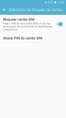 Prima o indicador junto a 