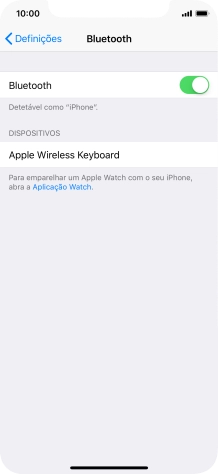 Prima o dispositivo Bluetooth pretendido e siga as indicações no ecrã para emparelhar o dispositivo pretendido com o telefone.