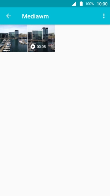 Prima durante um momento a imagem ou o clipe de vídeo pretendido.