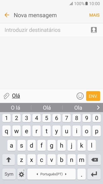 As palavras sugeridas são mostradas no ecrã enquanto escreve. Prima a seta para ver mais sugestões de palavras.
