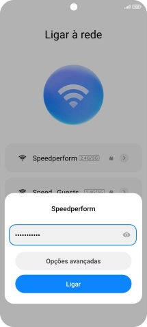 Introduza a password da rede Wi-Fi e prima Ligar.