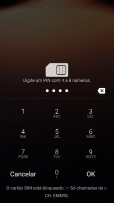 Se solicitado, deve introduzir o código PIN e premir OK.