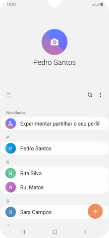 Prima o ícone de novo contacto.