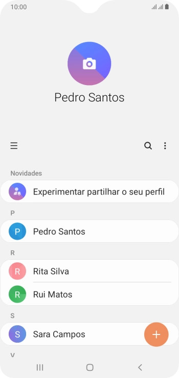 Prima o ícone de novo contacto.