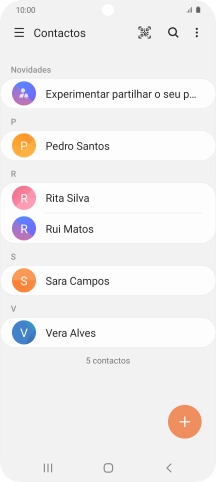Prima o ícone de novo contacto.