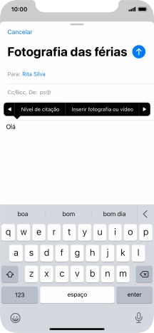 Prima Inserir fotografia ou vídeo e siga as indicações no ecrã para anexar uma imagem ou um clipe de vídeo.