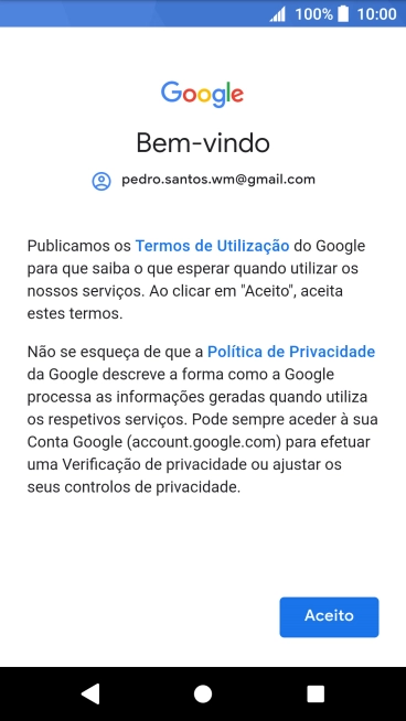 Prima Aceito e siga as indicações no ecrã para escolher as definições da conta Google.