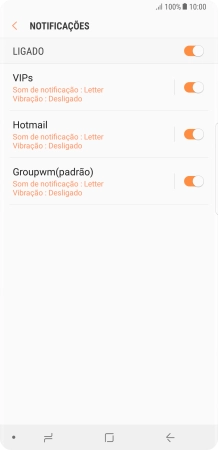 Prima o indicador junto à conta de e-mail pretendida para ativar ou desativar a função.