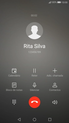 Prima o ícone para terminar a chamada.