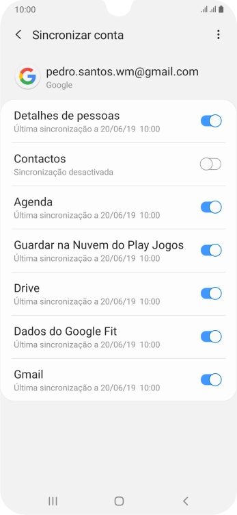 Prima o indicador junto a 